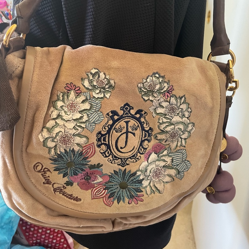 Vintage very early 2000 Juicy Couture shoulder handbag.